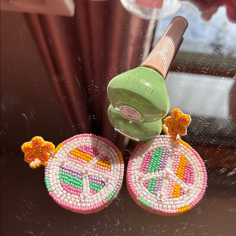 Beaded  ☮️ peace sign earrings
